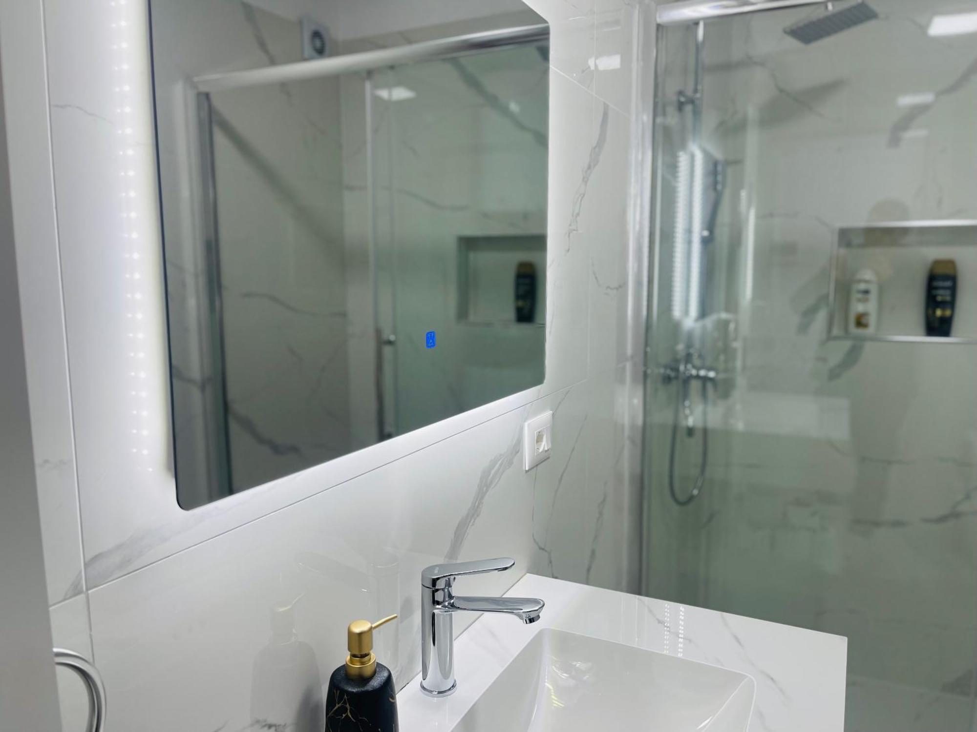 Albis Apartment 2 티라나 외부 사진